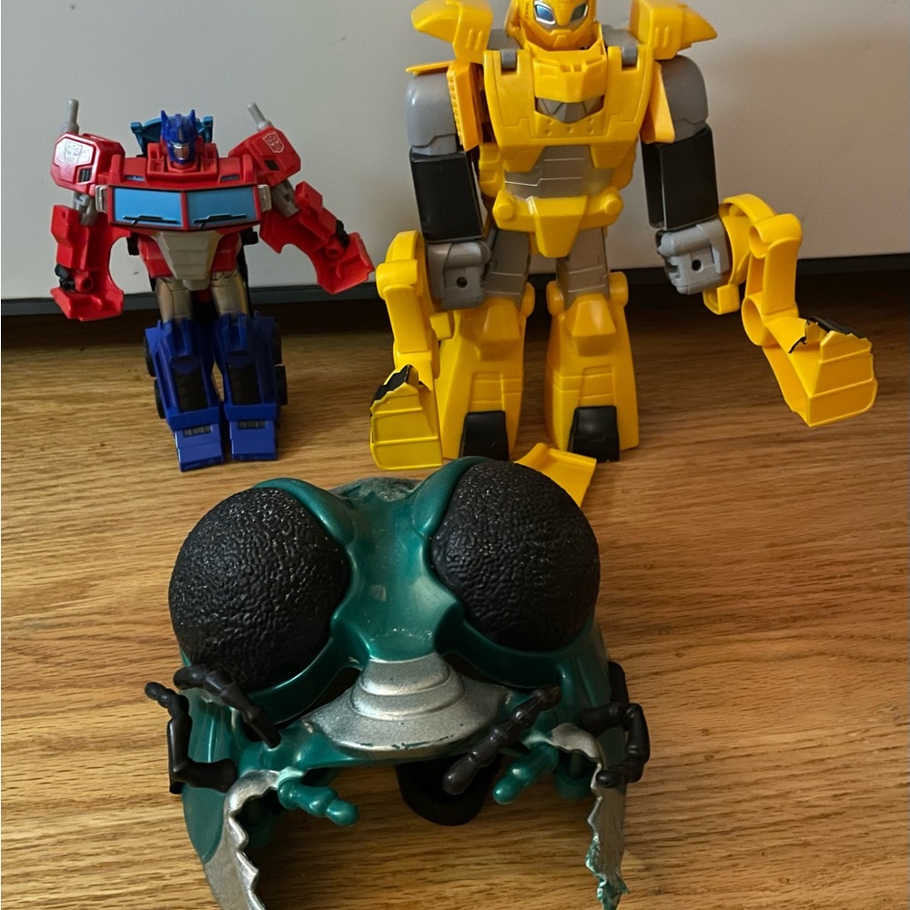 GUC Transformers: Optimus Prime + Bumblebee + Mask
